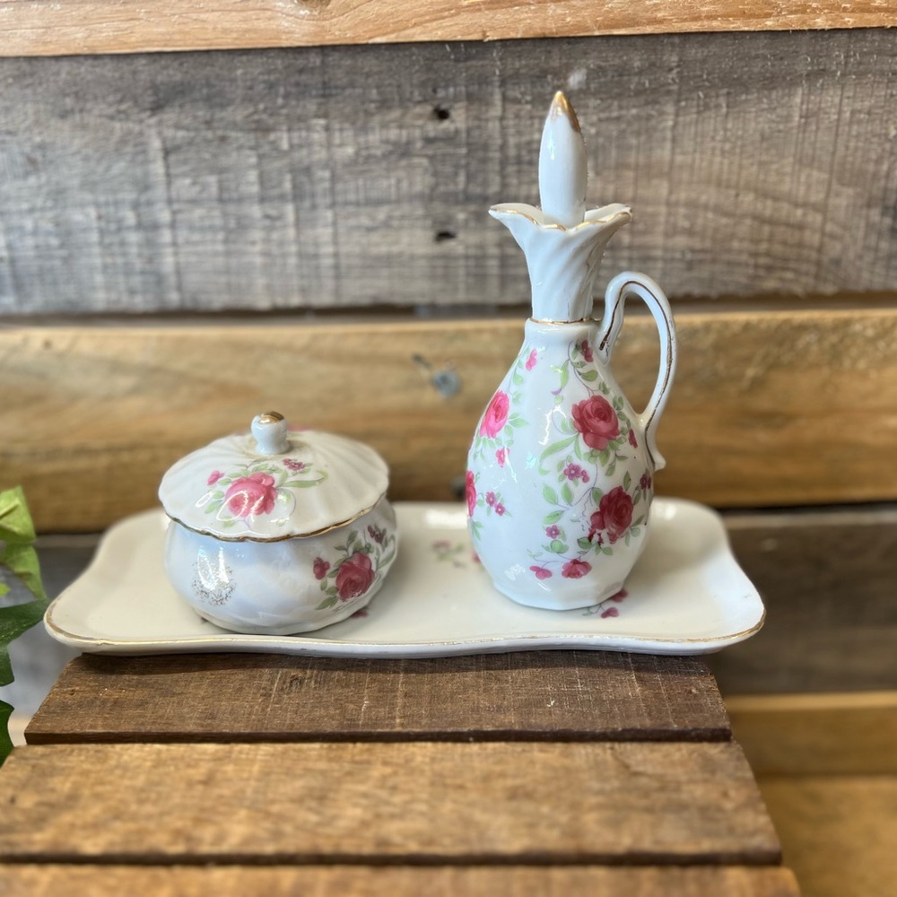Vintage Porcelain Victorian Rose 3 Piece Vanity Set